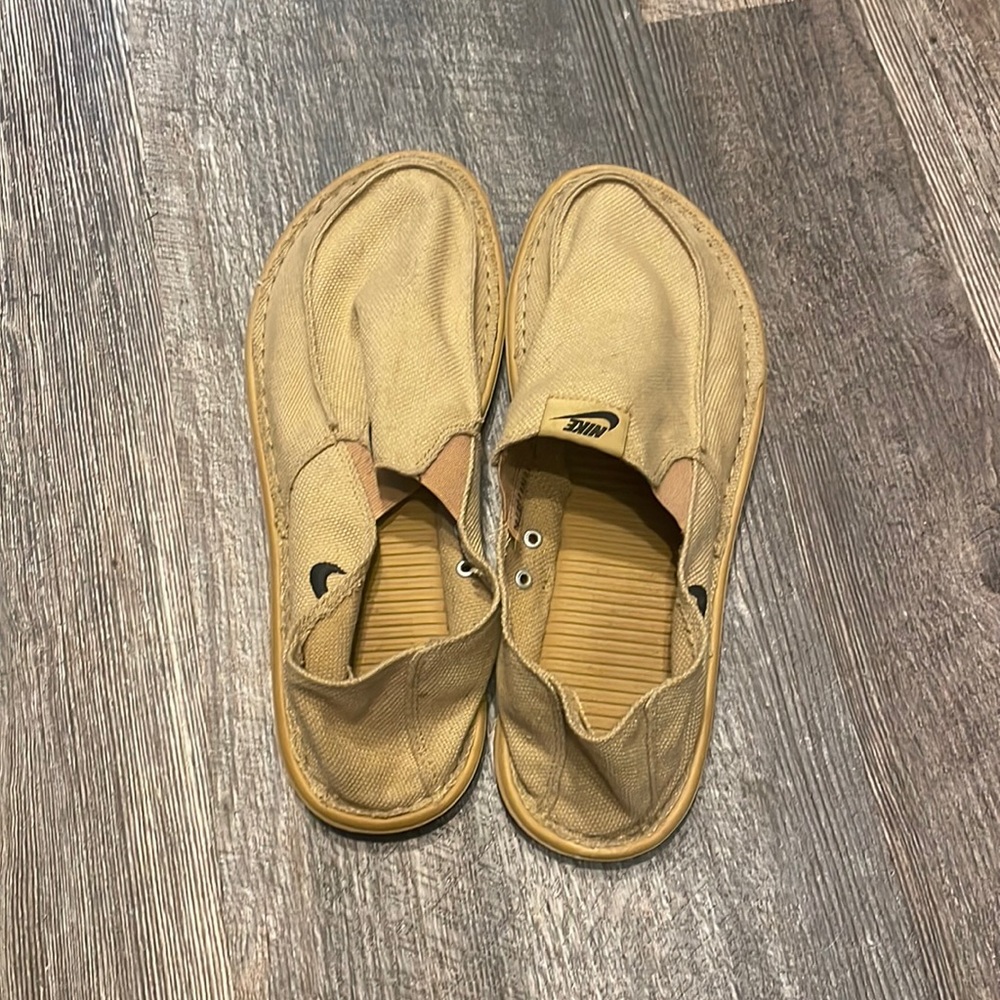 mens nike grillroom slip on size 11